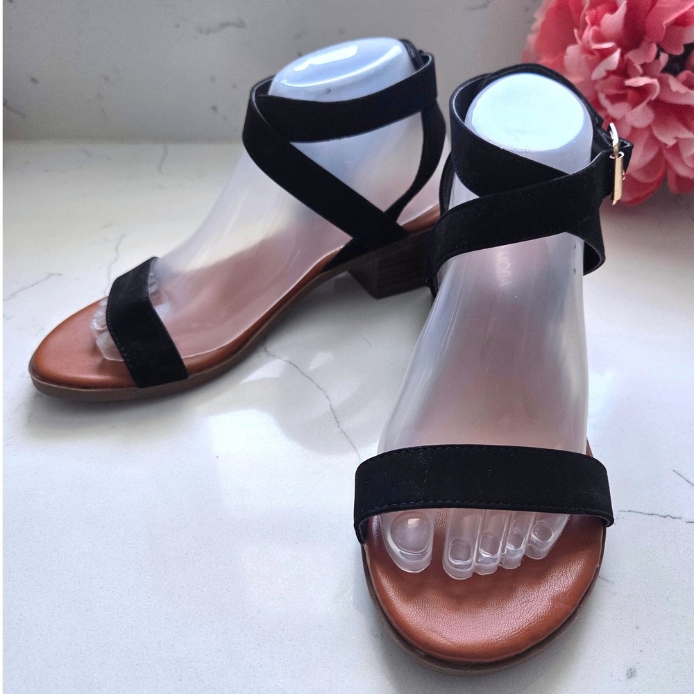 Top Moda Womens Black Ankle Strap Low Block Heel Sandals Size 8 Gold Buckle